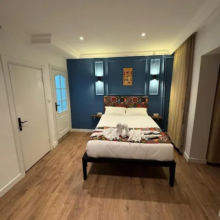 Moon Boutique Hotel *